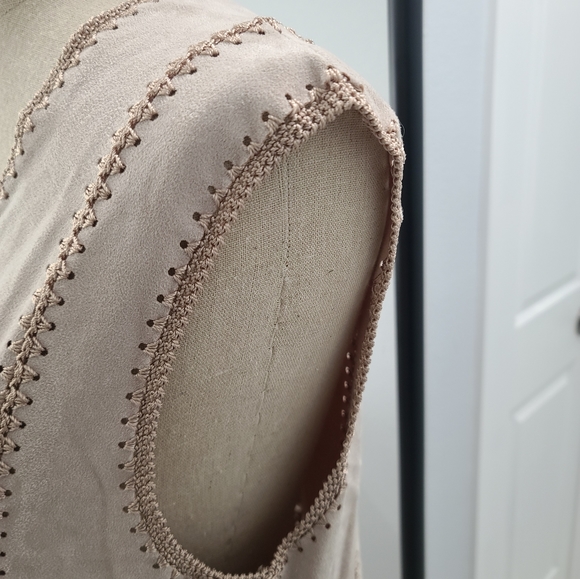 Vintage Faux Suede and Crochet Detailed Vest - Picture 5 of 6